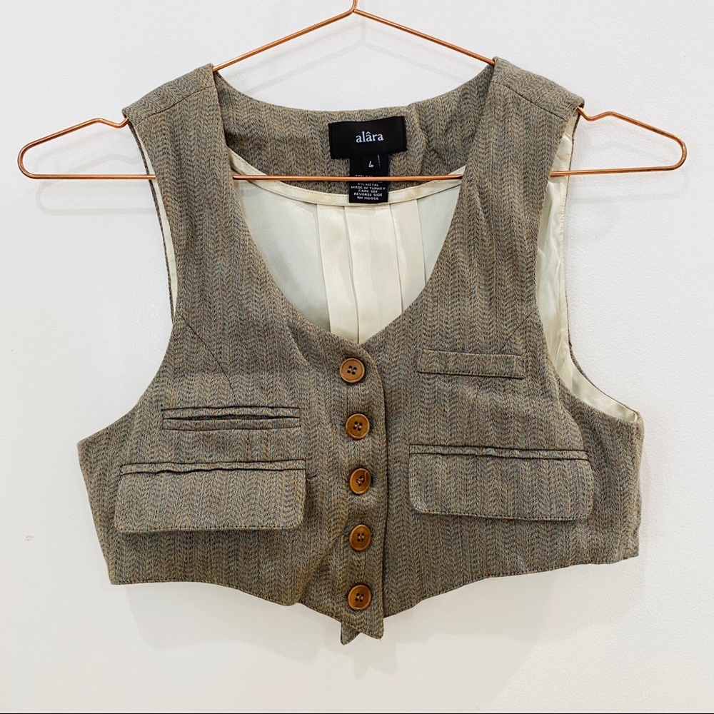 Alara cropped vest.